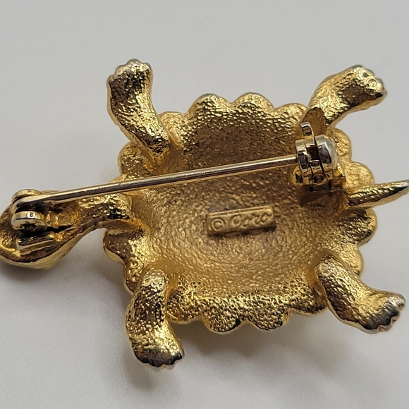 VTG Coro Turtle Brooch | Gold Tone | Flowers | SIGNED - Picture 6 of 7